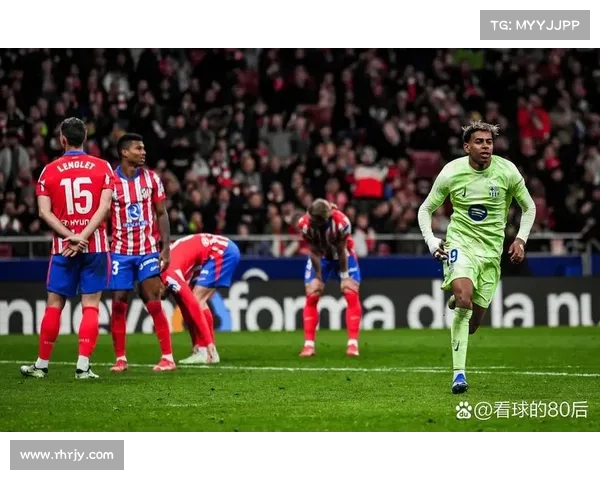 西甲新王巴萨逆袭登顶豪取14球，冠军悬念再度升温！